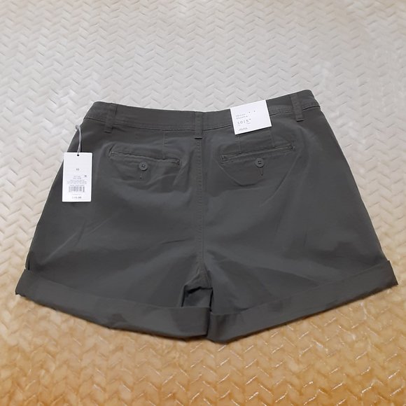 a.n.d. A New Day Olive Green Shorts Size 10 NWT-Retail $19.99. - Picture 2 of 4